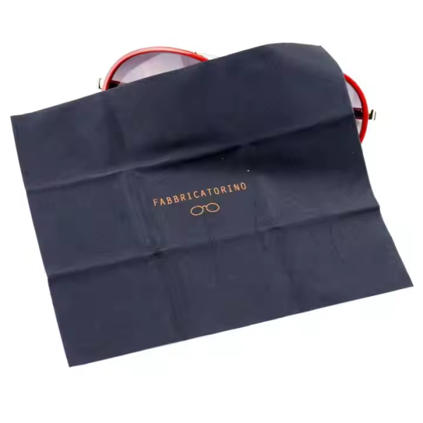 Hot Sale Microfiber Cleaning Cloth with Toothed Edge Eco-friendly 20g Embossed logo Microfiber Anti-fog Glasses Cleaning Cloth - Image 2
